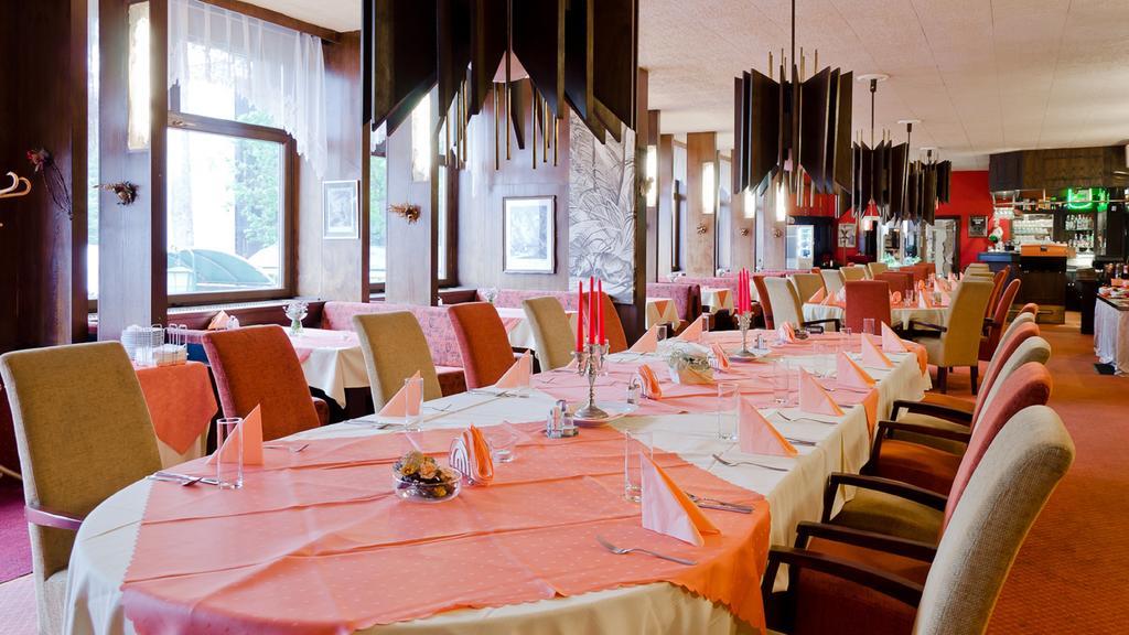 Hotel Myslivna Brno Buitenkant foto